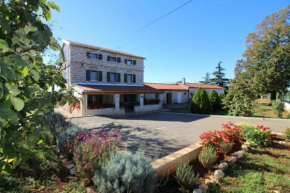 Ferienhaus Castello mit gepflegtem Garten